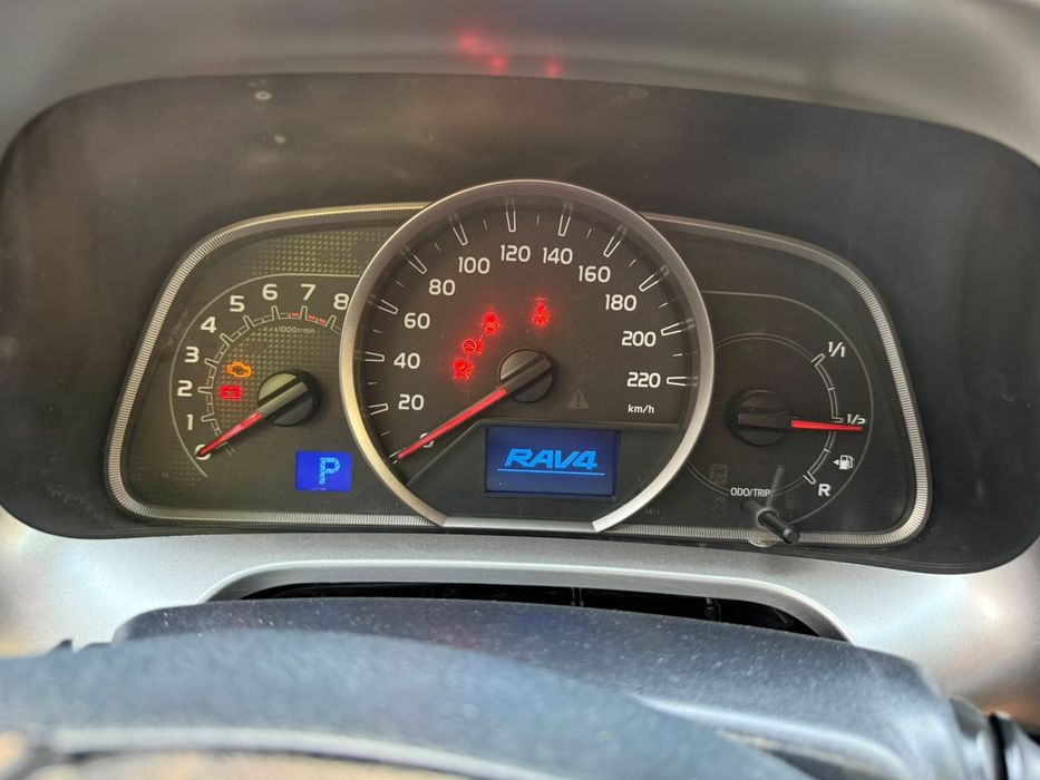 Toyota RAV4 2014 года