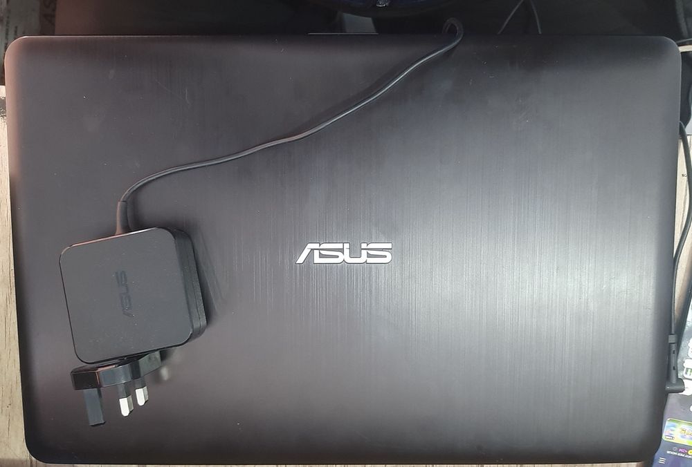 Ноутбук Asus сатылады