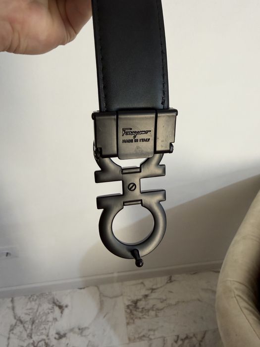 Curea Ferragamo Black cu model
