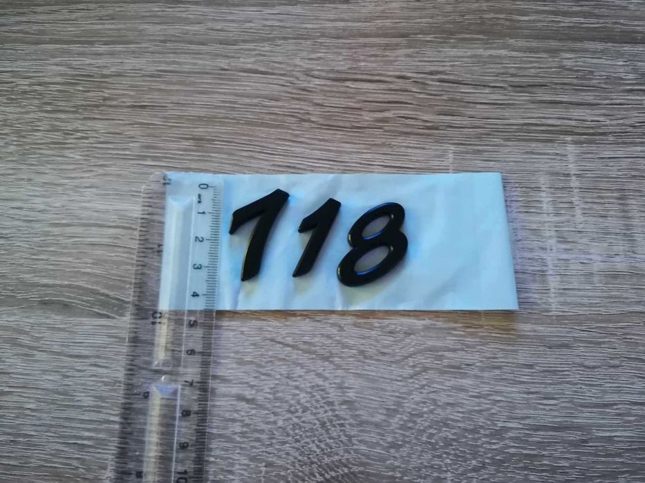 Порше Porsche 718 черен мат надпис емблема