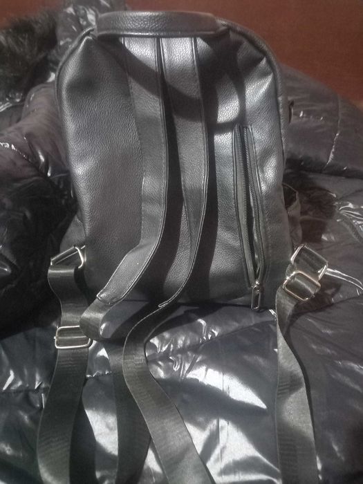 Дамска кожен раница