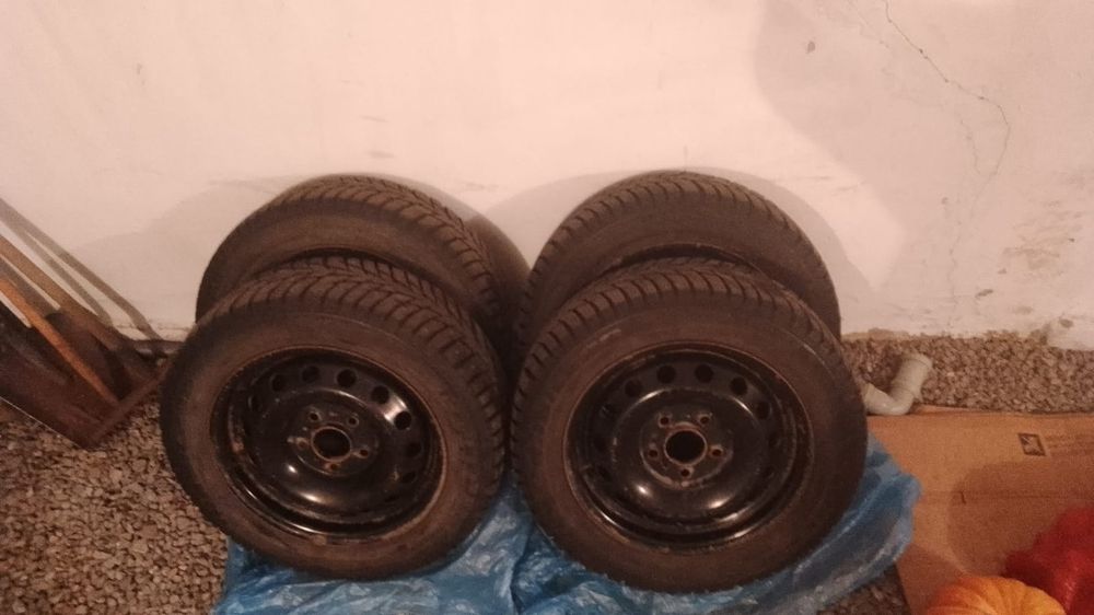 Продам диски с резиной R 15