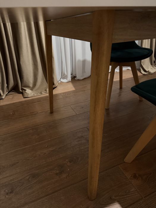 Vand masa extensibila 160-200 pe 90 cm. Alb cu picioare maro deschis