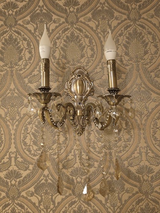 Продам люстры и бра по смешной цене