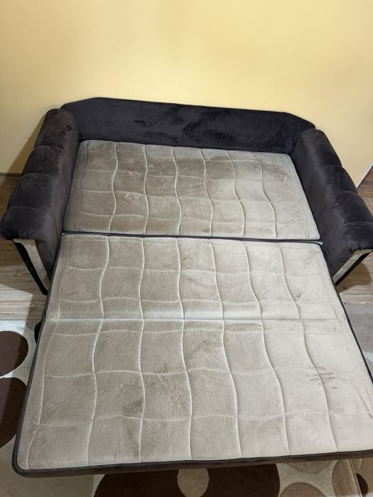 Разтегателен диван