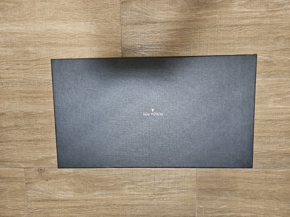 Оригинални Кожени Ботуши Patrizia Pepe.
Цвят: Черен. Заоблен връх. 
За