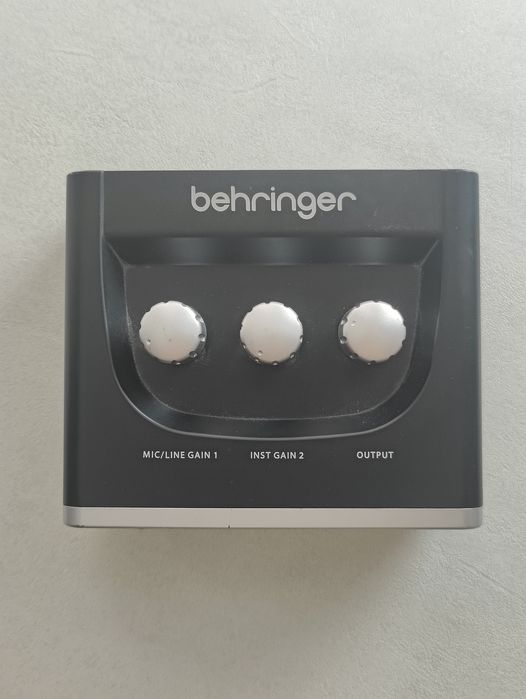 Звуков интерфейс BEHRINGER UM2