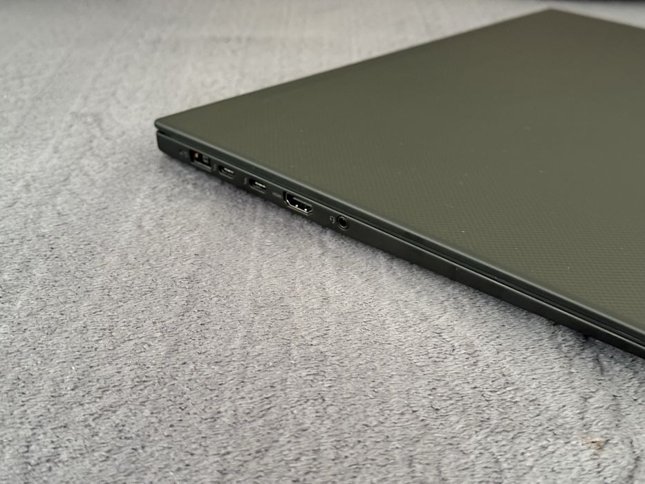 15.6’OLED 4K Touch/i7-10850H/32GB DDR4/Thinkpad X1 Extreme Gen 3/GTX 1650TI Max-Q/512GB SSD