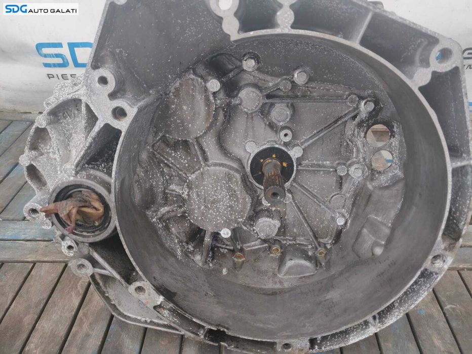 Cutie Viteze Manuala 6 Trepte cu Defect Ford Focus 3 1.6 TDCI 2010 - 2018 Cod AV6R-7002-KF