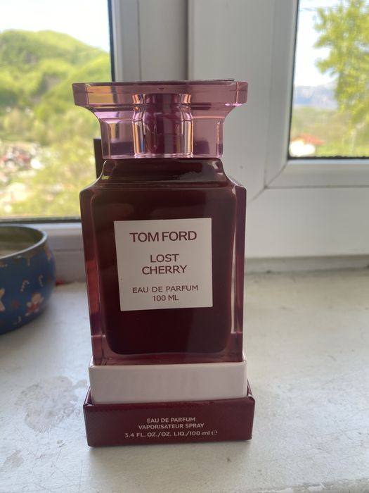 Vând parfum tom ford lost cherry