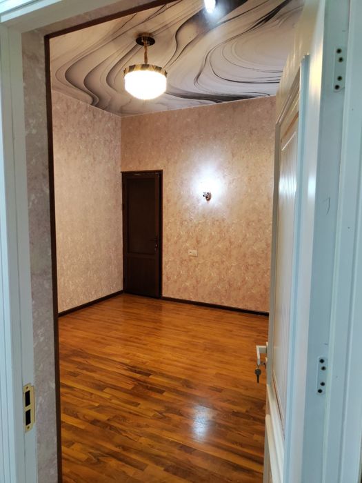 Uchaska sotiladi srochni