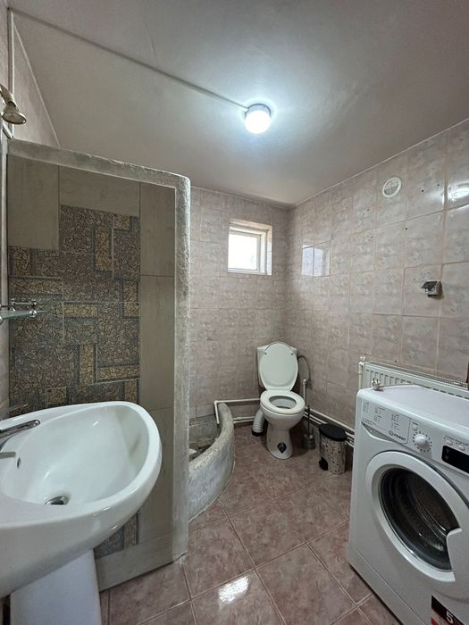 Închiriez garsonieră