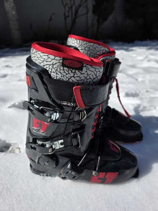 Clapari Full Tilt - Tom Wallisch