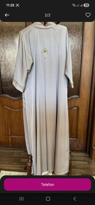 Abaya.     ko'ylagi va ustida abayasi dvoyka