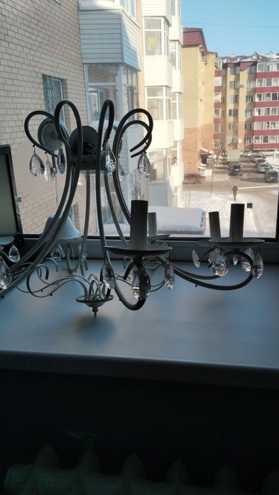 Люстра в хорошем состоянии