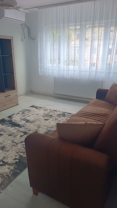 Apartament 2 camere,micro 15, etaj 3
