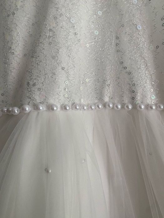 Продам платье на рост 152