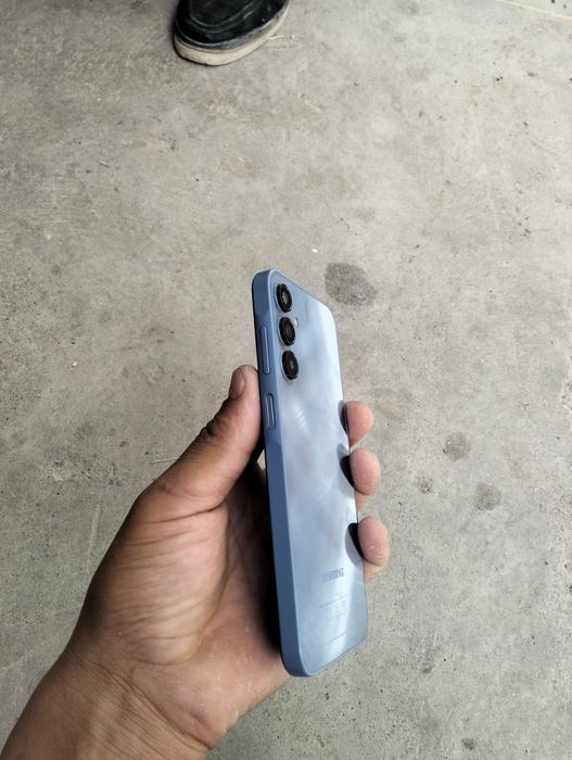 Samsung A15 holati idial