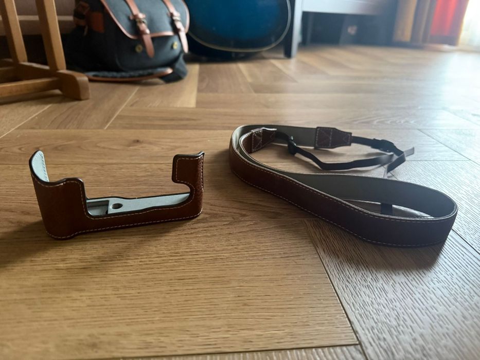 Husă  Piele + Curea pentru Fujifilm X-T30 II / X-T30/ X-T20 / X-T10