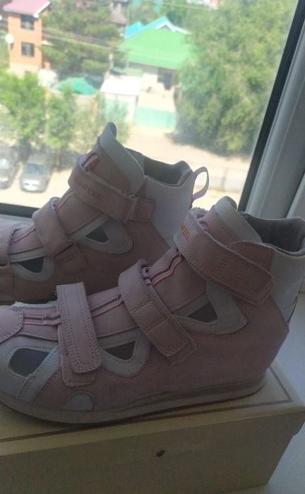 Сандалики для девочки ортопедические  размер 38