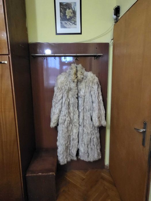 Дамски кожух и шапка от бяла лисица