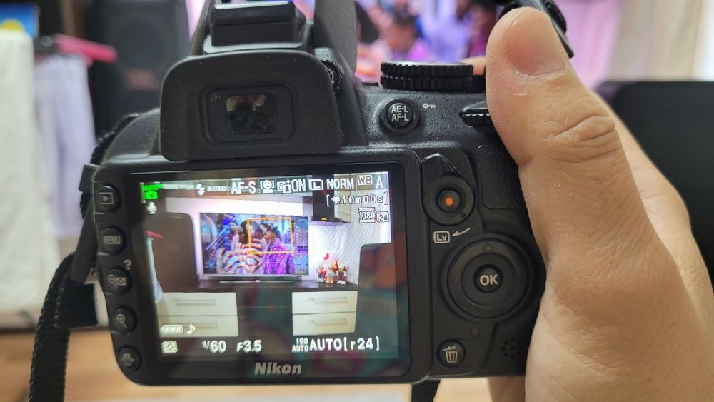 Aparat foto DSLR Nikon D3100 + obiectiv Nikon DX Auto-focus 18-55mm