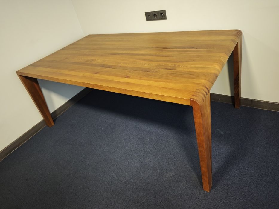 Обеденный стол Ligne Roset, дизайнерский