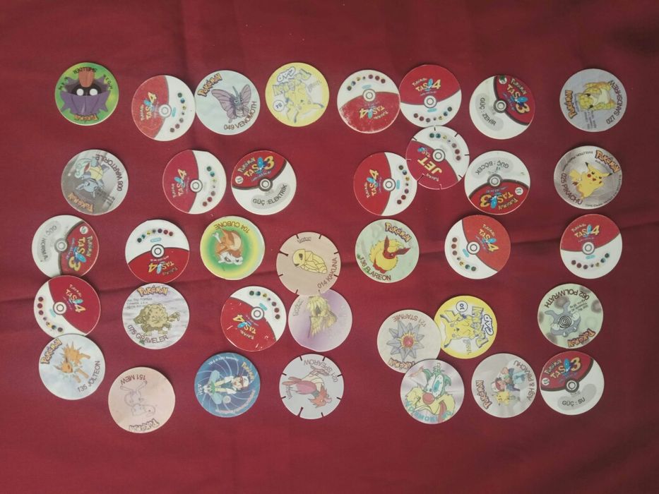 Продавам Покемон карти за игра , фигурка , тазота,Lapras Aqua