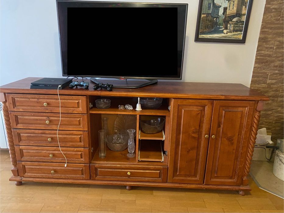 Холна гарнитура със секция и маса