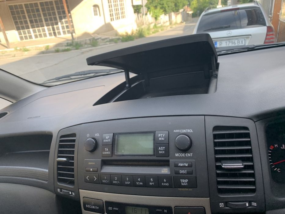 На Части Toyota Coralla verso Тойота Корола Версо 2.0 д-4д d-4d