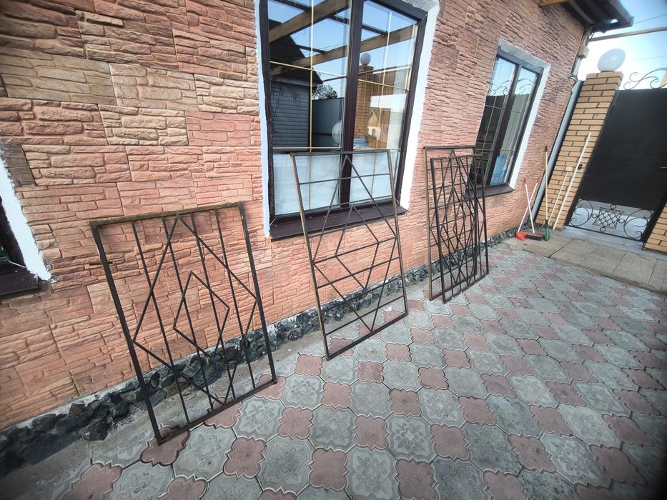 Продам решетки на окна. Торг
