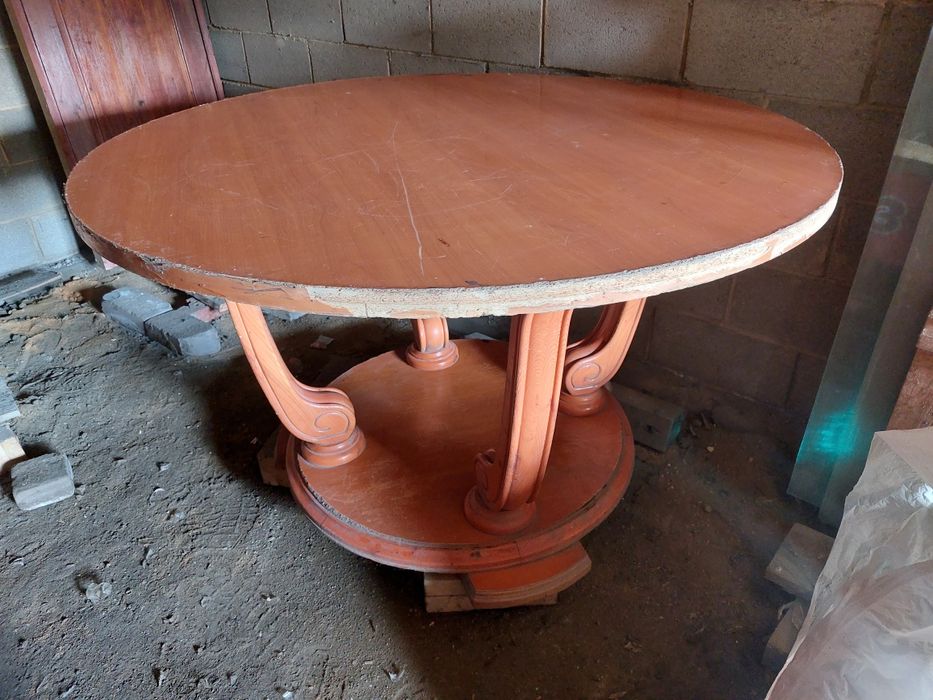 Продам круглые столы