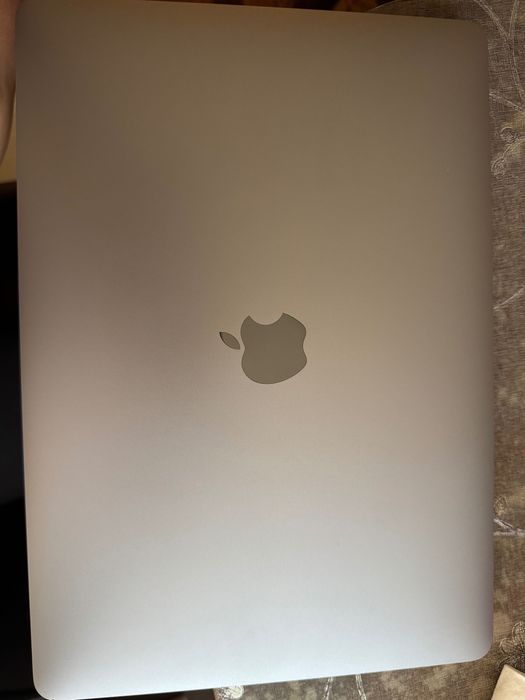 Лаптоп преносим MacBook