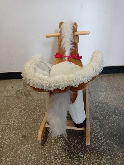 Люлеещо се конче