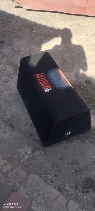 Продам сабвуфер с усилителем