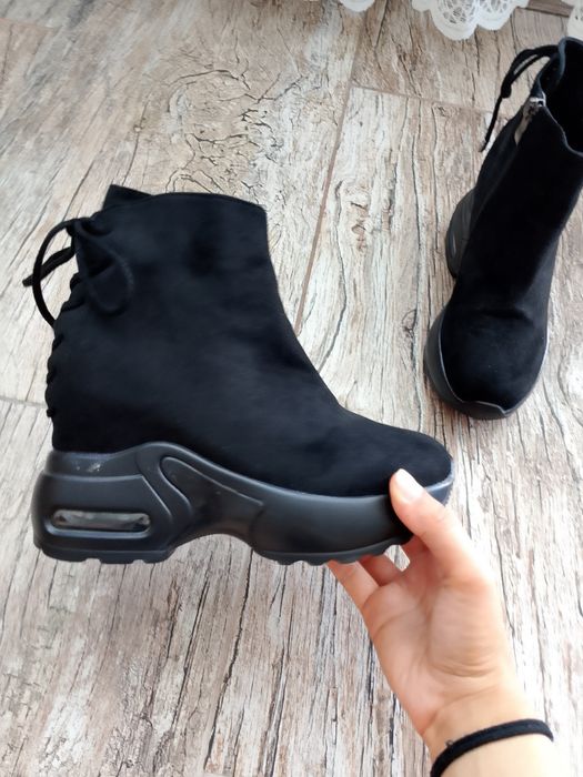 Продавам дамски боти