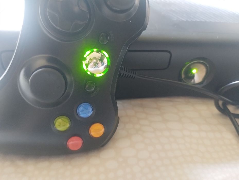 Xbox 360 slim 4gb