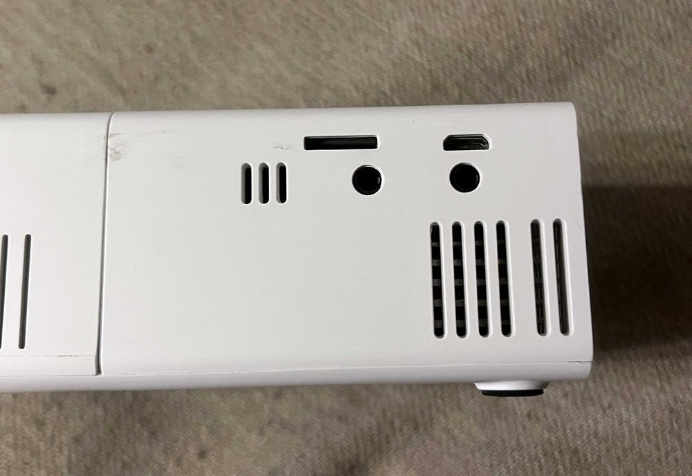 Mini proiector LED Z1 HDMI USB AV portabil stare buna Iasi • OLX.ro