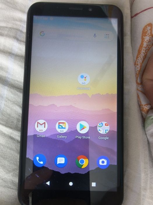 Продавам Андроид смарт телефон кодиран за Америка