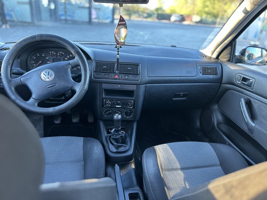 Vând Golf 4 1.4 benzină