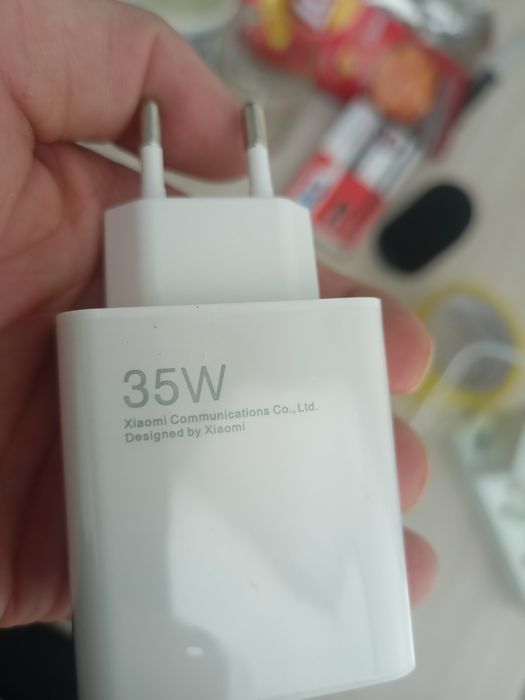 Продам зарядку для телефона