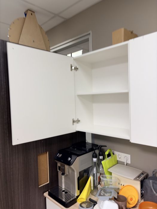 кухоная гарнитура бела