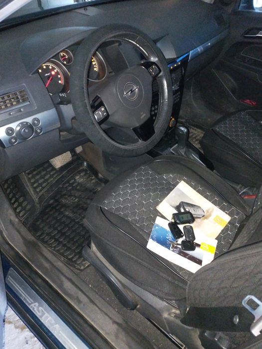 Продам авто,живой Опель