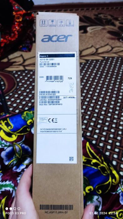 Noutbuk yangi karobka dokument