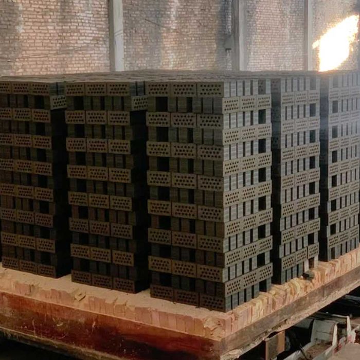 Өндірушіден кірпіш - 2026 жылға тиімді алдын ала төлем