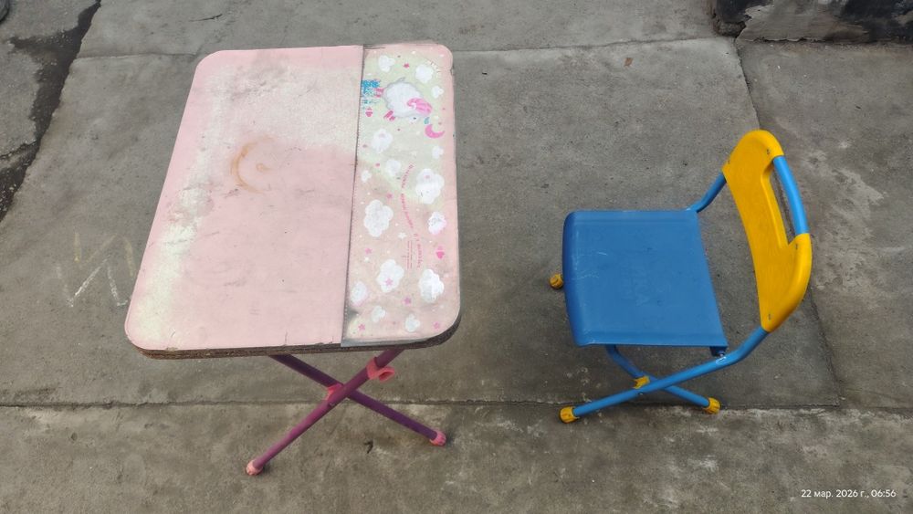 Продам детский стульчик со столом