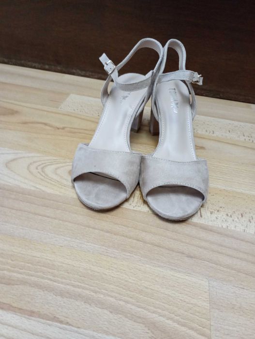 Дамски сандали от набук