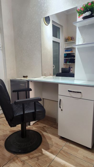 Salon uchun kreslo  bn shkafli stol sotiladi