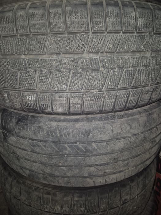 Продам покрышки 215×55 R17