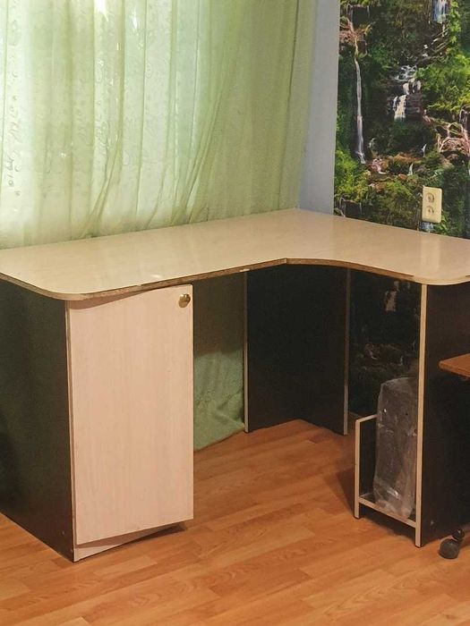 Стол угловой компьютерный